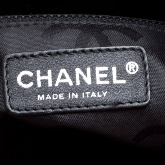 Authentic Chanel Cambon Ligne Quilted Calfskin Tote Medium Shoulder Bucket Bag - Picture 12 of 12